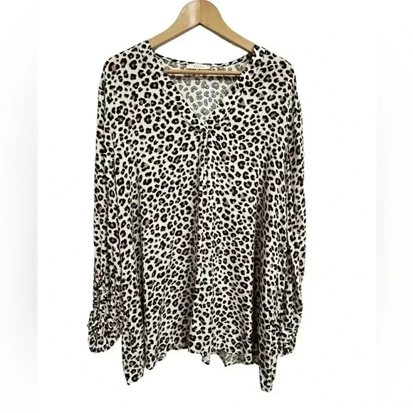 entro Tops - Entro Leopard Print Split Neck Balloon Sleeve Blouse Size 2X